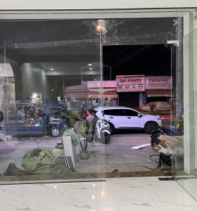 Cửa kính cường lực Bình Phước