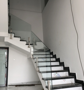 Cầu thang Kính cường lực Bình Phước