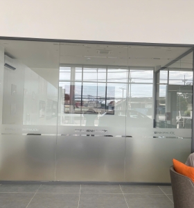 Vách ngăn phòng kính cường lực