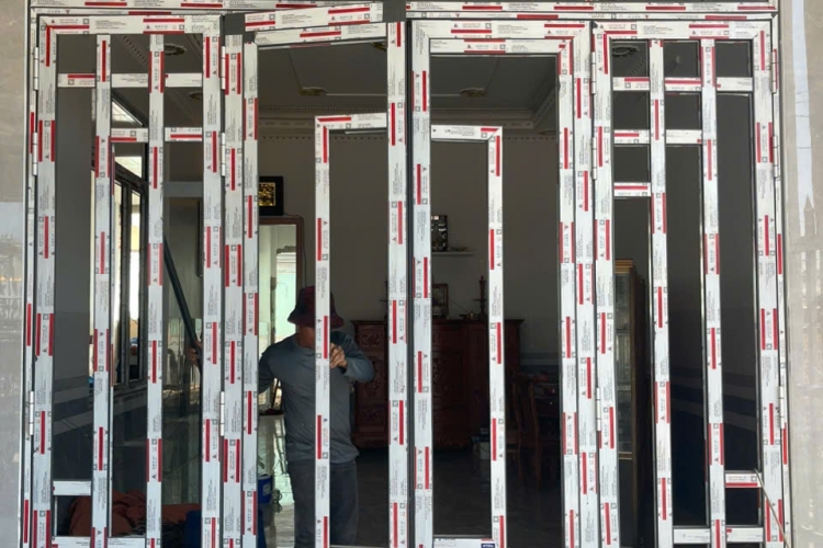 nhôm kính đồng xoài