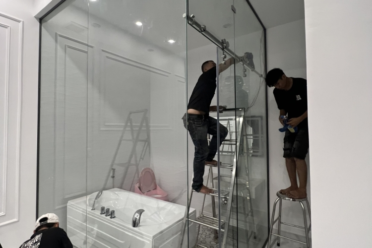 Vách ngăn phòng tắm kính cường lực
