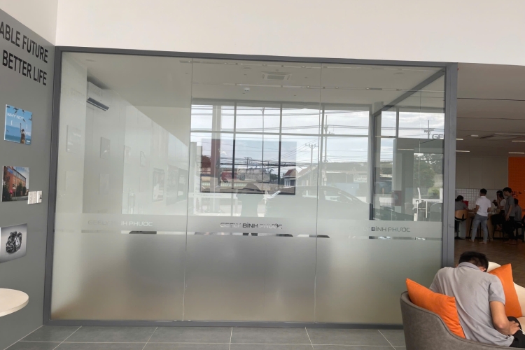 Vách ngăn phòng kính cường lực