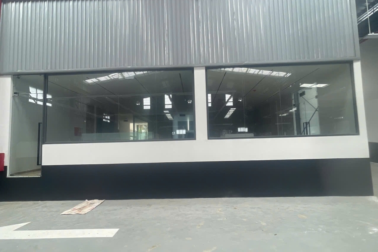 Kính cường lực đồng xoài - nhom kinh binh phuoc