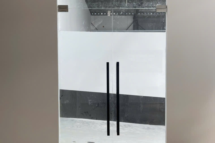 Kính cường lực đồng xoài - nhom kinh binh phuoc