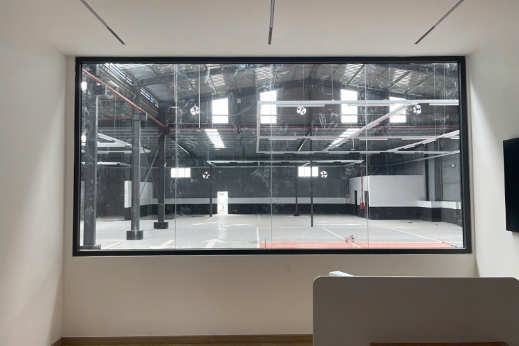 Kính cường lực đồng xoài - nhom kinh binh phuoc